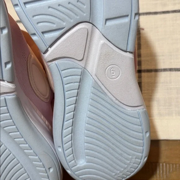 All In Motion Fallon Performance Sneaker - Picture 4 of 4